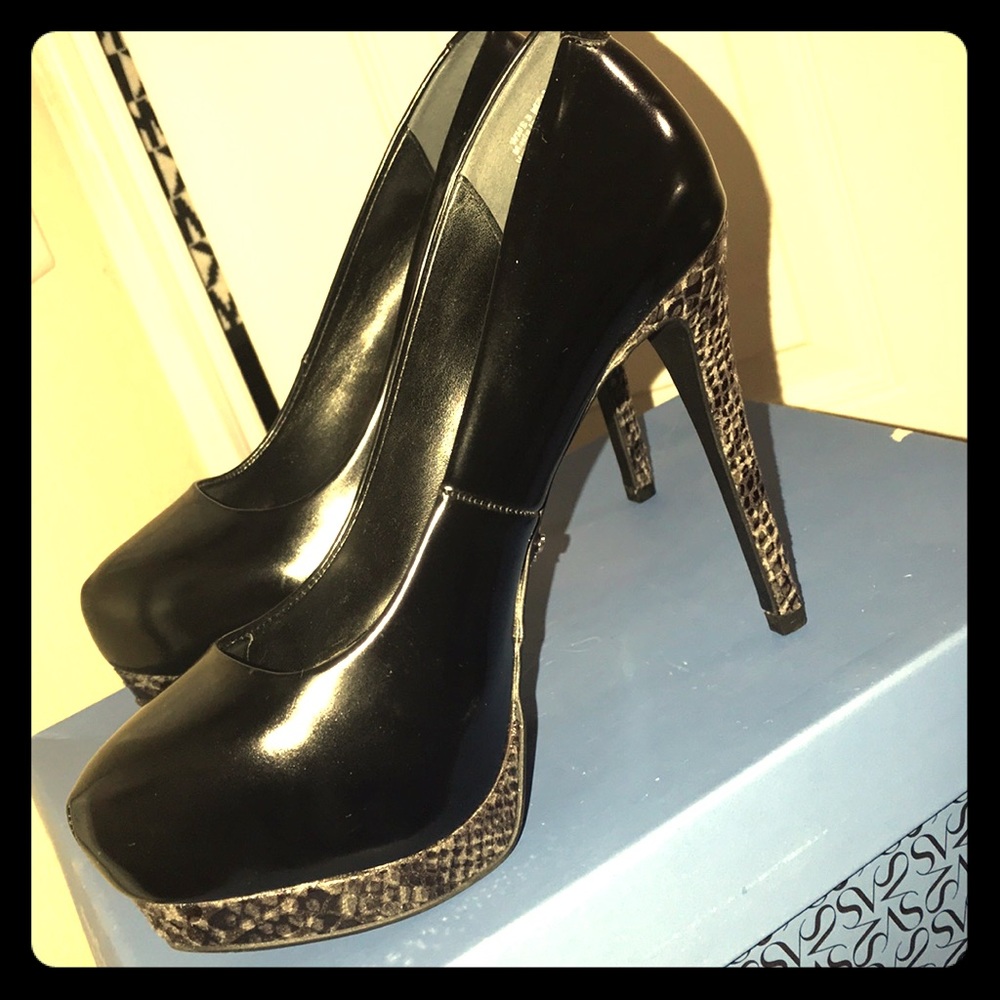 Simply Vera Heels
